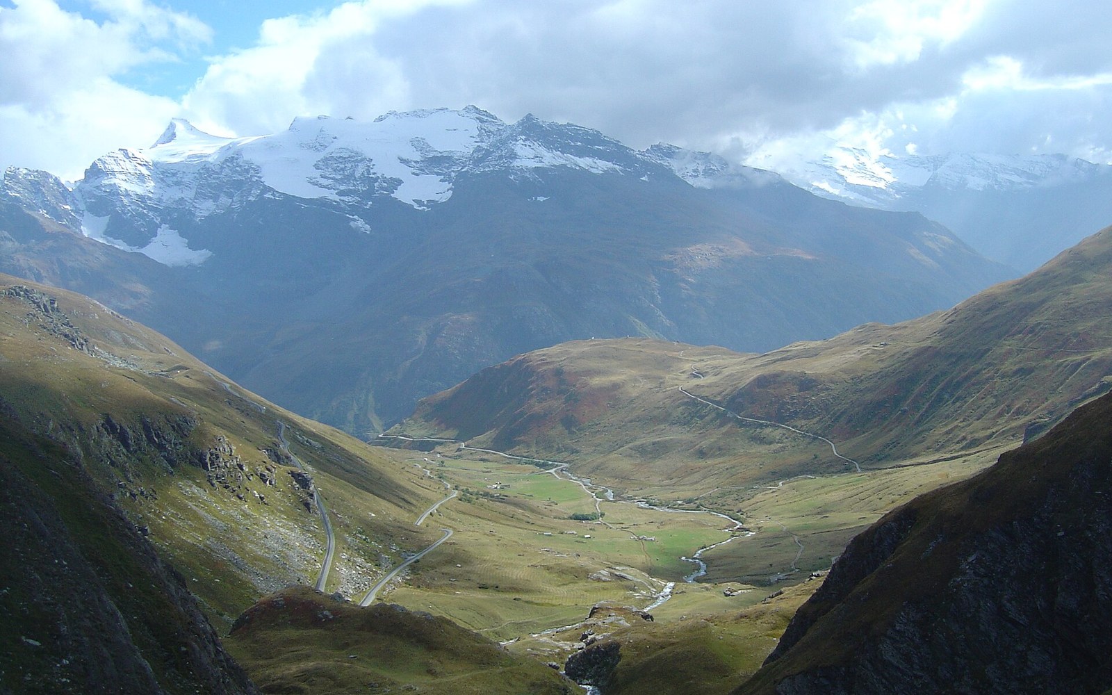 Col de l'Iseran summit marker 2764m ridge